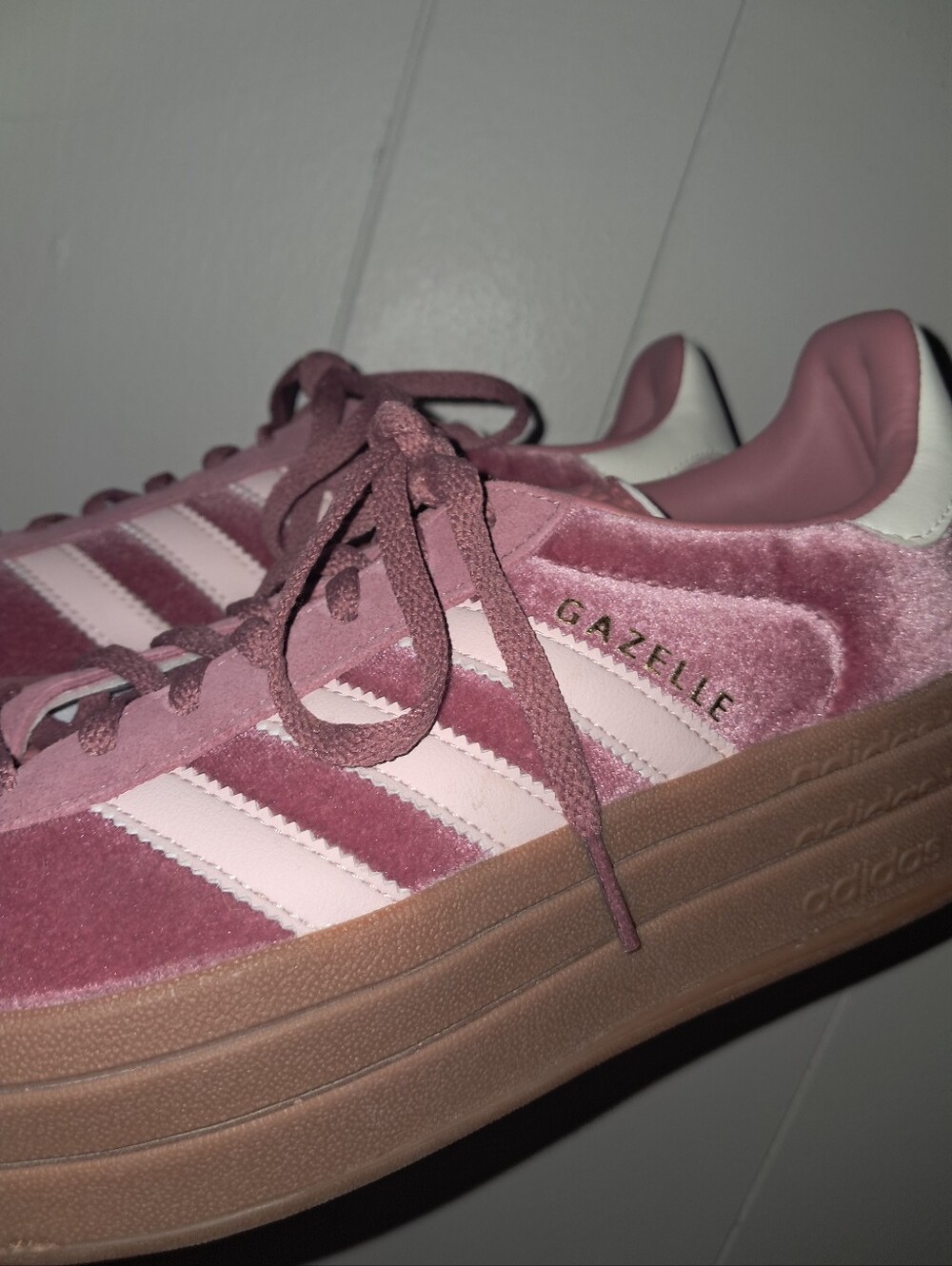 Adidas Gazelle Women's Rose Pink Suede Sneakers with Gum Platform Sole - Picture 4 of 8